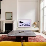 The Tree House 2 Bedroom Apartment By Hyde Park